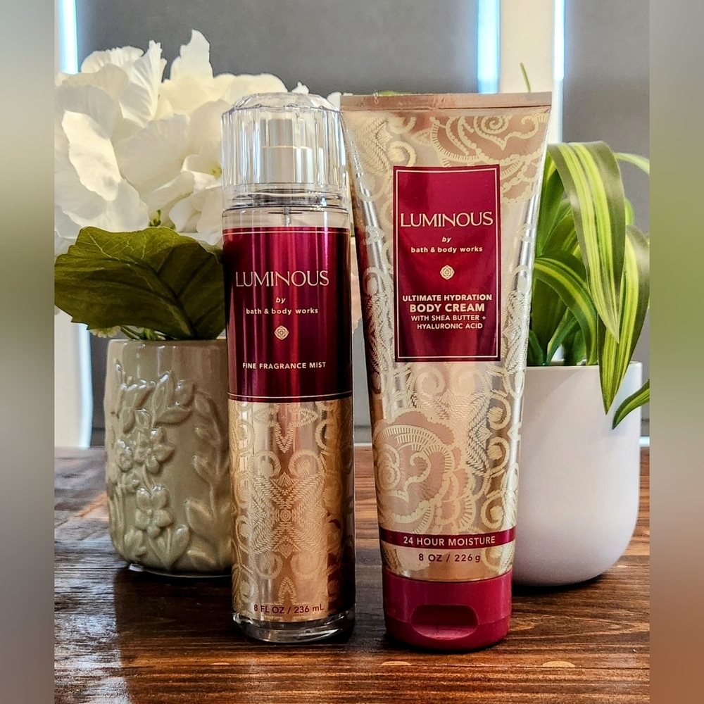 NWT Bath & Body Works Luminous Body Mist and Ultimate Hydration Cream Set